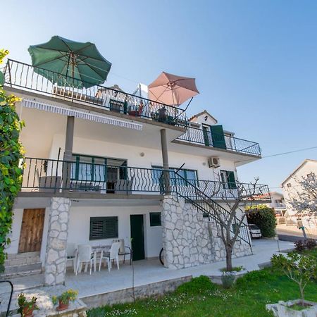 Apartments By The Sea Slatine, Ciovo - 1126 تروغير المظهر الخارجي الصورة