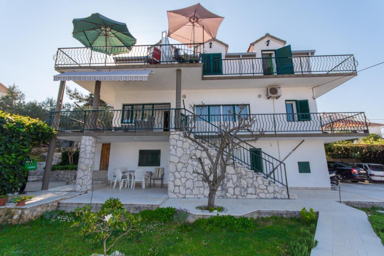 Apartments By The Sea Slatine, Ciovo - 1126 تروغير المظهر الخارجي الصورة