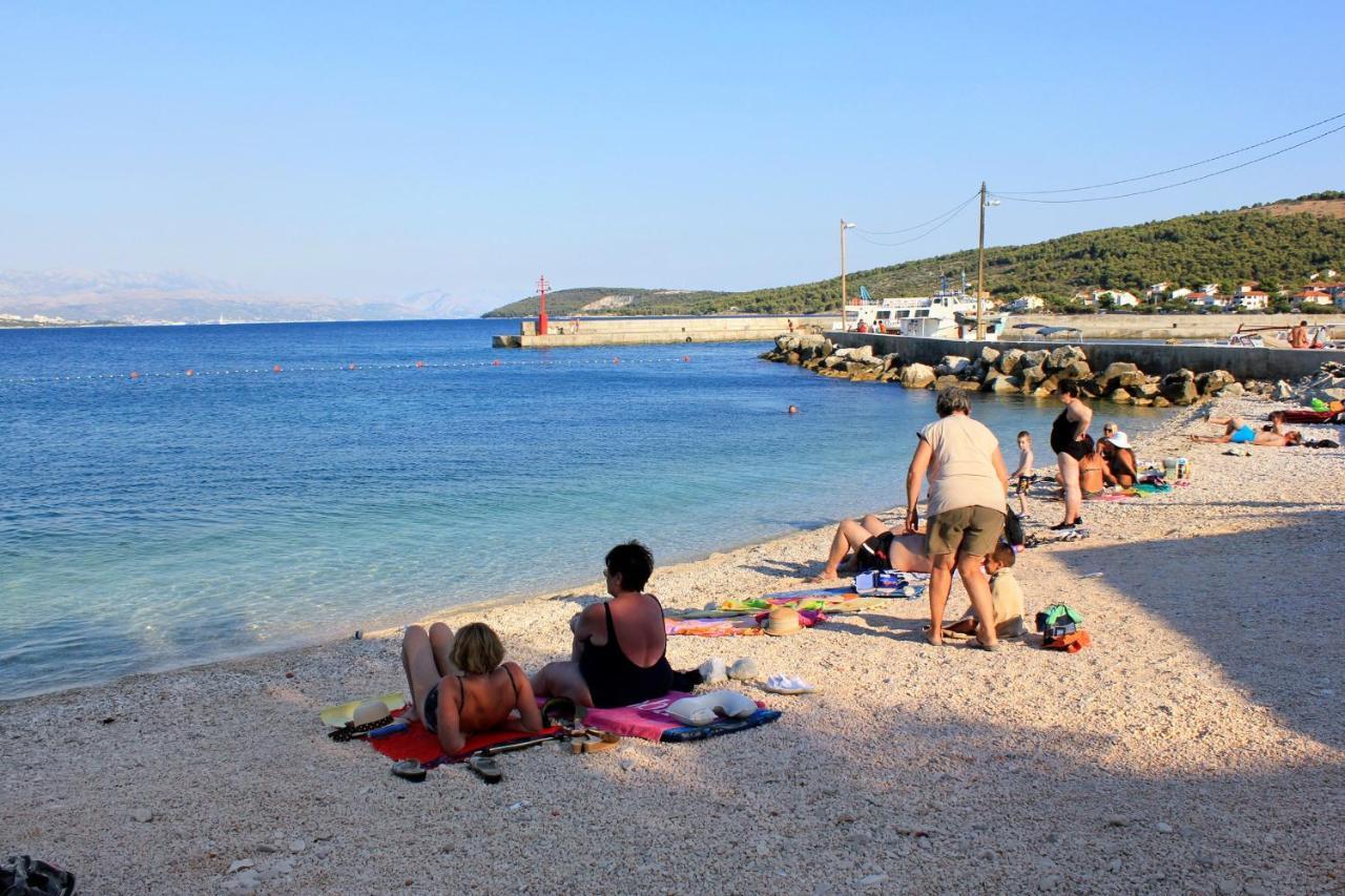 Apartments By The Sea Slatine, Ciovo - 1126 تروغير المظهر الخارجي الصورة