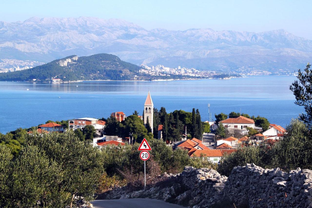 Apartments By The Sea Slatine, Ciovo - 1126 تروغير المظهر الخارجي الصورة