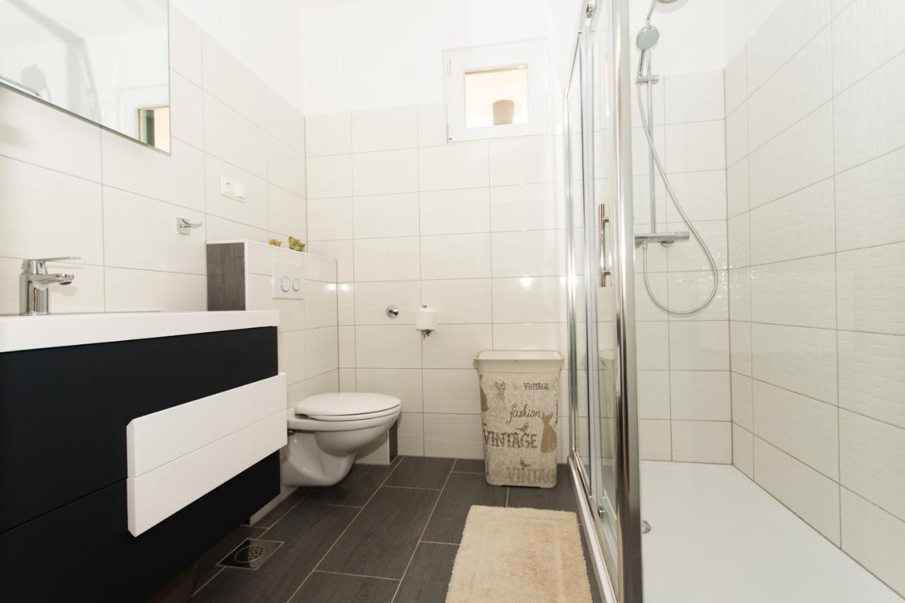 Apartments By The Sea Slatine, Ciovo - 1126 تروغير المظهر الخارجي الصورة
