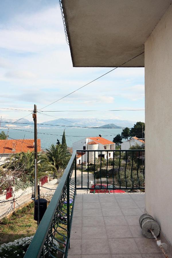 Apartments By The Sea Slatine, Ciovo - 1126 تروغير المظهر الخارجي الصورة