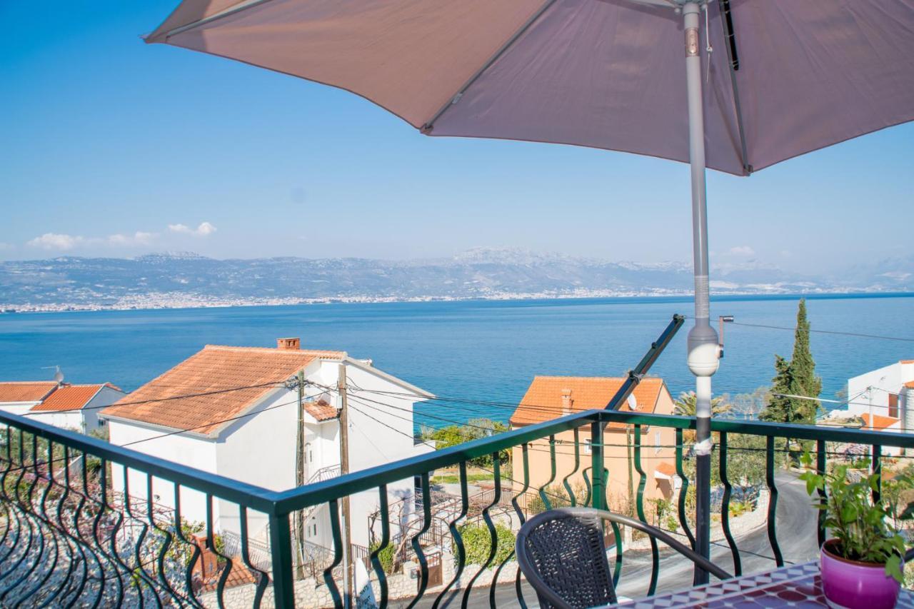 Apartments By The Sea Slatine, Ciovo - 1126 تروغير المظهر الخارجي الصورة