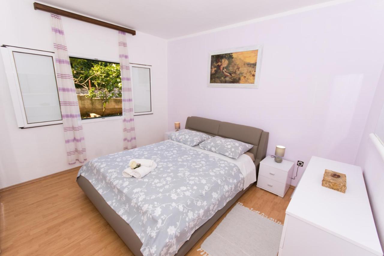 Apartments By The Sea Slatine, Ciovo - 1126 تروغير المظهر الخارجي الصورة