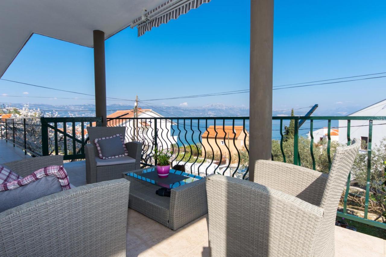 Apartments By The Sea Slatine, Ciovo - 1126 تروغير المظهر الخارجي الصورة