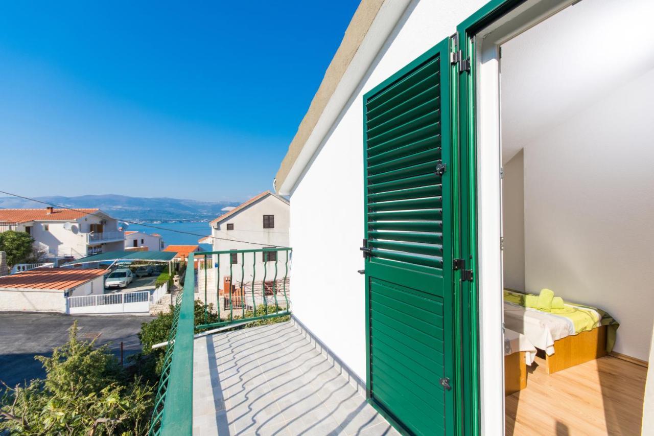 Apartments By The Sea Slatine, Ciovo - 1126 تروغير المظهر الخارجي الصورة