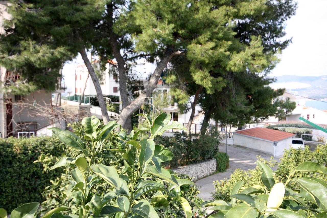 Apartments By The Sea Slatine, Ciovo - 1126 تروغير المظهر الخارجي الصورة