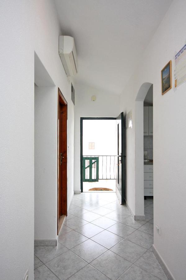 Apartments By The Sea Slatine, Ciovo - 1126 تروغير المظهر الخارجي الصورة
