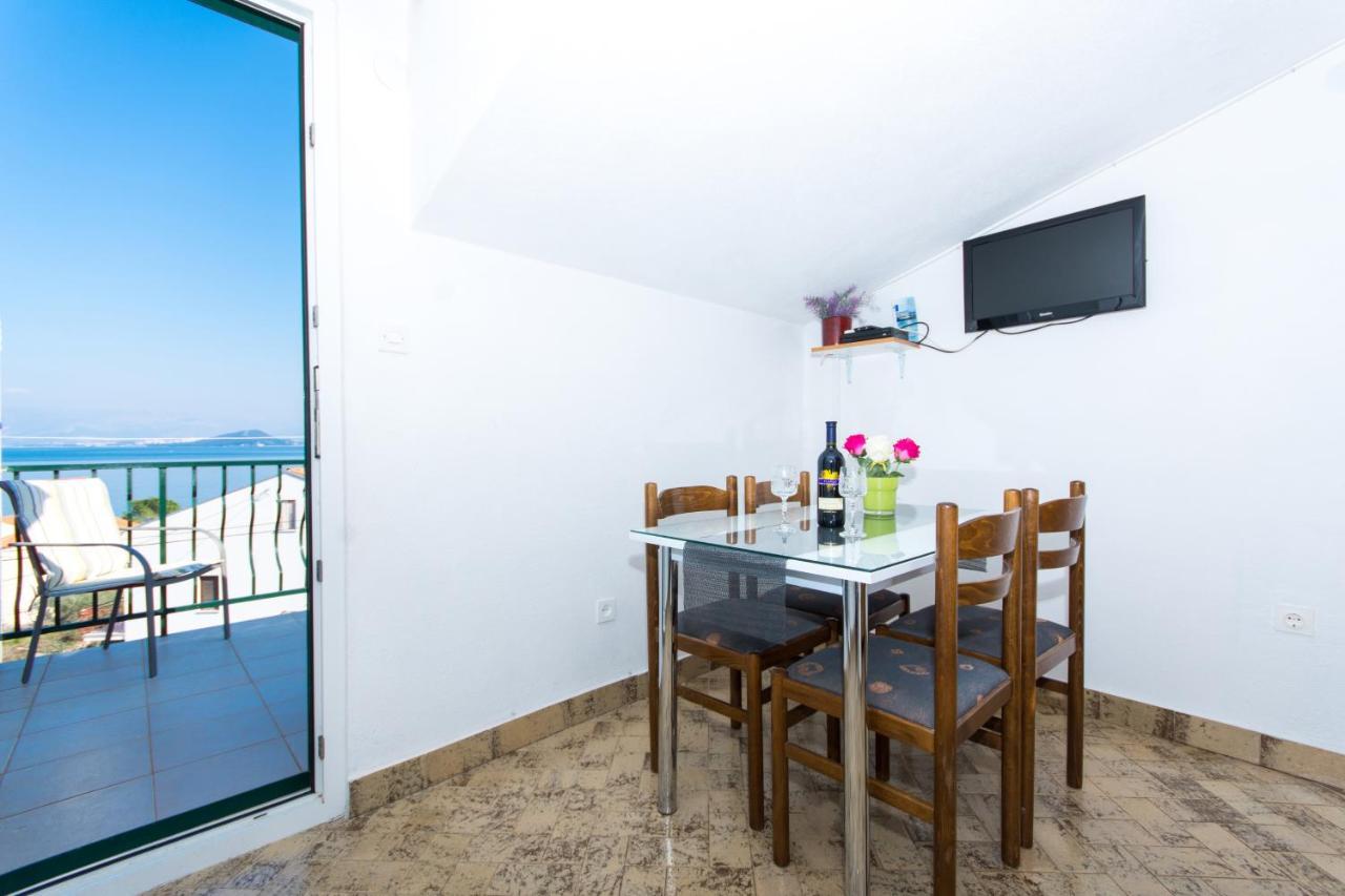 Apartments By The Sea Slatine, Ciovo - 1126 تروغير المظهر الخارجي الصورة