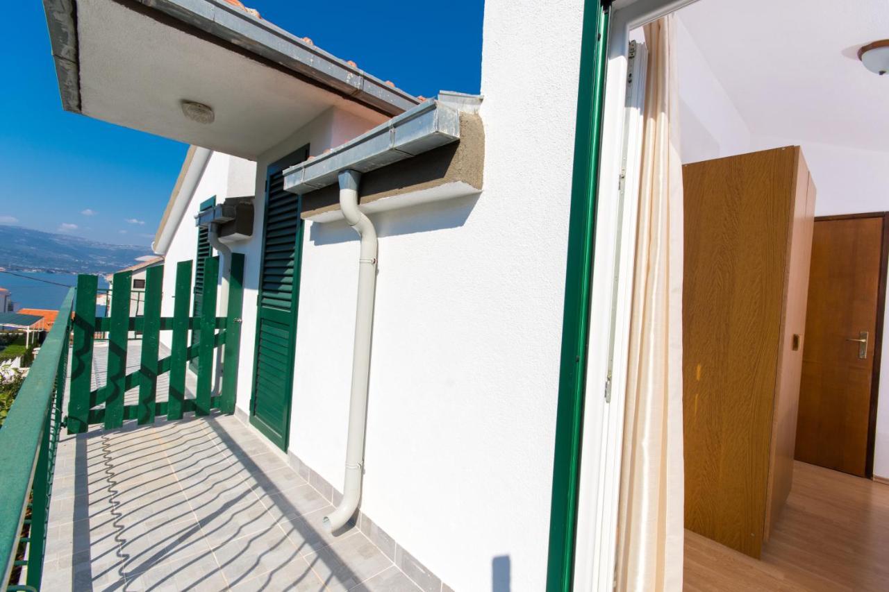 Apartments By The Sea Slatine, Ciovo - 1126 تروغير المظهر الخارجي الصورة
