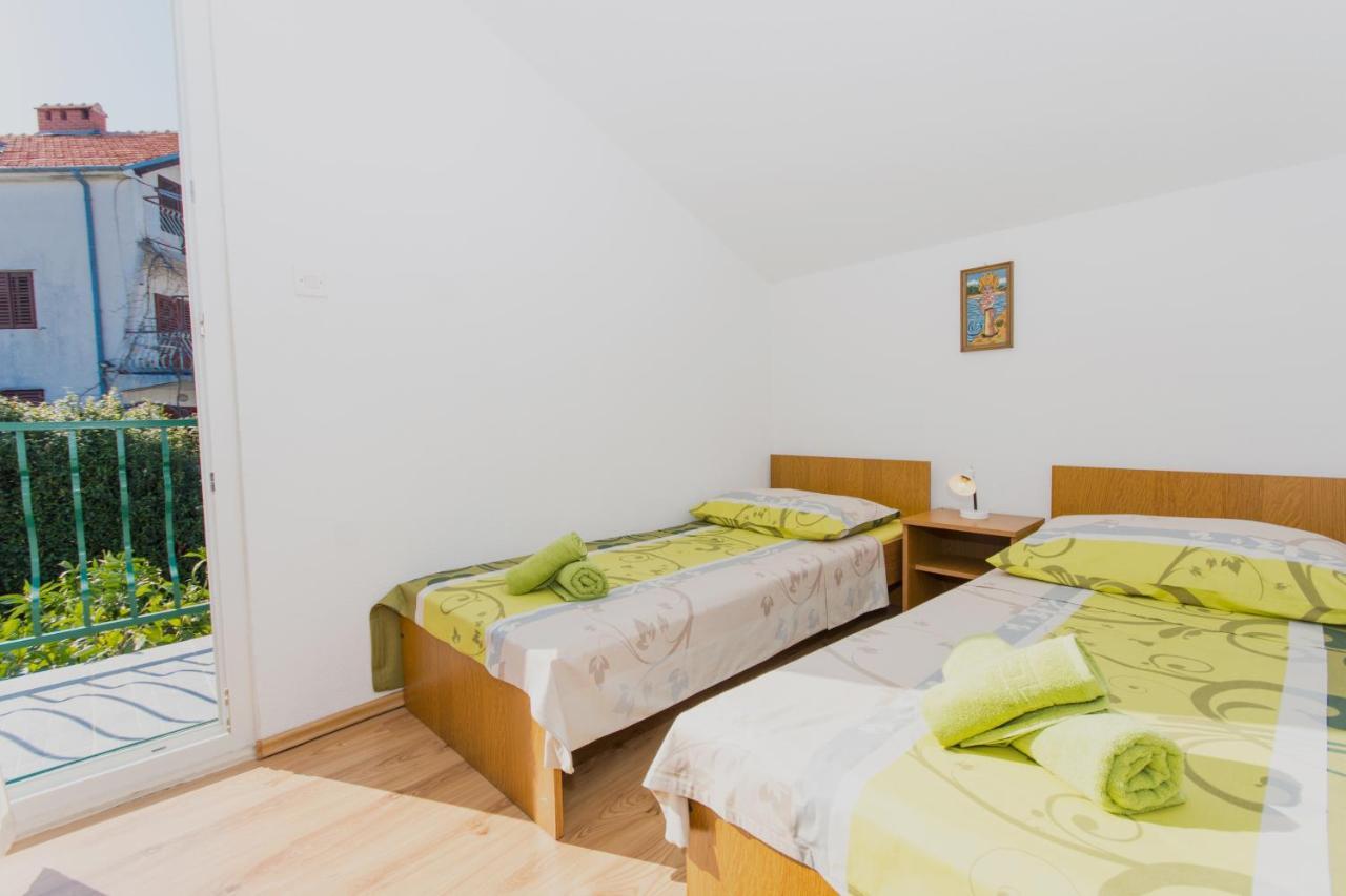 Apartments By The Sea Slatine, Ciovo - 1126 تروغير المظهر الخارجي الصورة